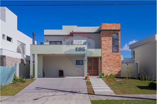 For Sale-Townhouse-Av. Adolfo Fetter , 4831  - Alphaville  - Laranjal , Pelotas , Rio Grande do Sul , 96095750-610211003-29