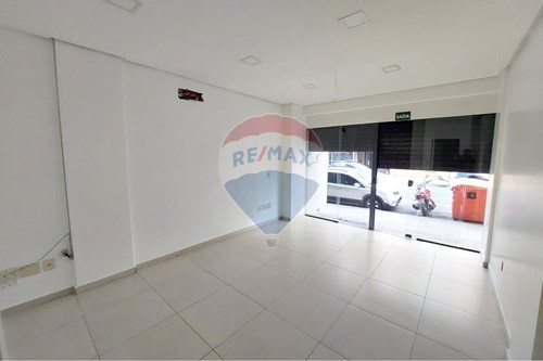 Loja comercial na Uruguai próximo ao HSVP