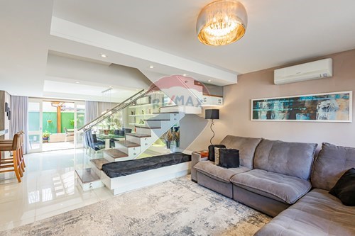 Venda-Casa de Condomínio-Estrada João de Oliveira Remião , 1763  - Lomba do Pinheiro , Porto Alegre , Rio Grande do Sul , 91550-000-612481002-132