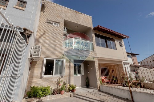 Venda-Casa-Rua Doutor Hermes Pachêco , 630  - Caixa Economica Federal da Av. Juca Batista  - Hípica , Porto Alegre , Rio Grande do Sul , 91755010-610191022-157
