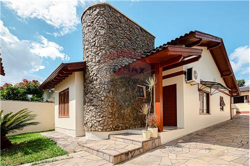 Venda-Casa-Rua Luxemburgo , 1430  - Petrópolis , Novo Hamburgo , Rio Grande do Sul , 93346320-610261002-147