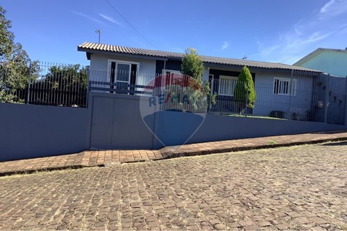 Venda-Casa-Rua Luiza Formigheri da Silva , 261  - Proximo Av. São Bento  - Centro , Carazinho , Rio Grande do Sul , 99500000-612701007-146