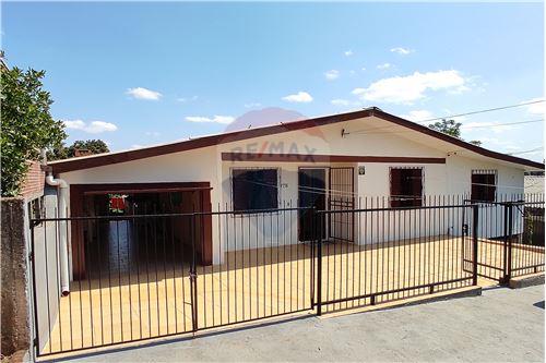 Venda-Casa-Rua Pinto da Rocha , 178  - Próximo a praça  - São Luiz Gonzaga , Passo Fundo , Rio Grande do Sul , 99.054-250-612721006-4