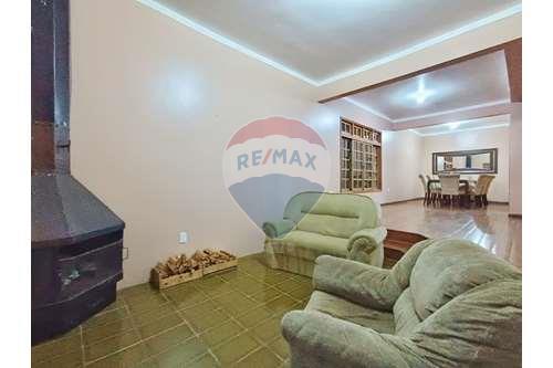 Venda-Sobrado-Rua Açores , 1093  - Próximo lago Tarumã  - Tarumã , Viamão , Rio Grande do Sul , 94415400-612531022-23