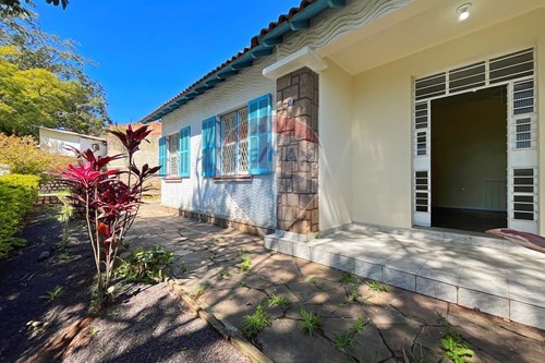 Venda-Casa-Rua Felipe Weinamnn , 58  - Próx. do Cond Jardim Medianeira  - Santa Tereza , Porto Alegre , Rio Grande do Sul , 90850-450-610191045-32
