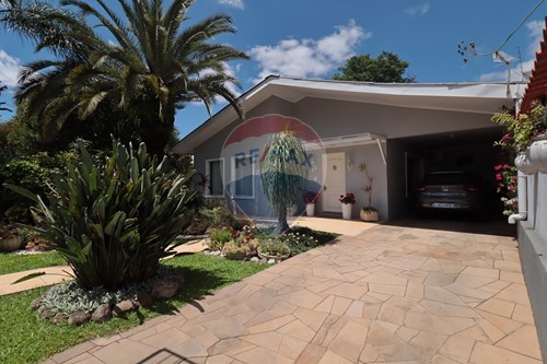 Venda-Casa-Rua Dr Carlos Alberto Benincá, , 190  - Em frente a Giltur Turismo  - Lucas Araújo , Passo Fundo , Rio Grande do Sul , 99072330-610271075-3