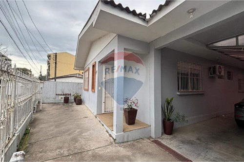 Venda-Casa-Rua Maurício Cardoso , 171  - Colégio Fátima  - Nossa Senhora de Fátima , Santa Maria , Rio Grande do Sul , 97015400-610451003-24