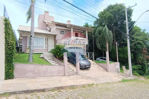 Venda-Casa-Rua Osvaldo Filippon , 534  - Santo Antão , Bento Gonçalves , Rio Grande do Sul , 95702700-610331032-49