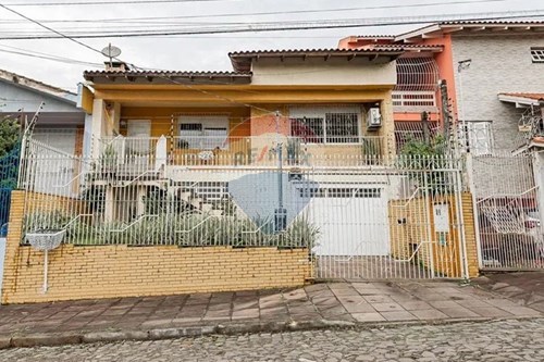 Venda-Casa-Rua Alceu Soares de Lima , 135  - FRENTE A PRAÇA  - Costa e Silva , Porto Alegre , Rio Grande do Sul , 91180420-612551056-63