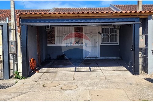 Venda-Casa-Flor do Caribe , 65  - Proximo Av. Capistrano  - Jardim Betânia , Cachoeirinha , Rio Grande do Sul , 94967-700-610141011-51