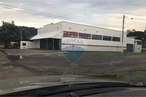 Venda-Ponto Comercial/ Loja-Raul Gaspar Bartholomay , 52  - São João , Santa Cruz do Sul , Rio Grande do Sul , 96830660-612741002-3