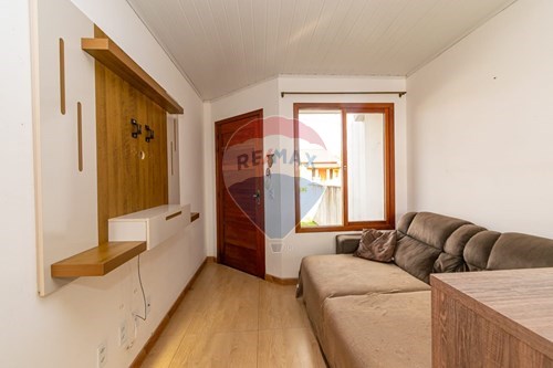 Venda-Casa-Rua Dalva de Oliveira , 274  - Próximo a 020, parada 74  - Neópolis , Gravataí , Rio Grande do Sul , 94100060-610161097-3