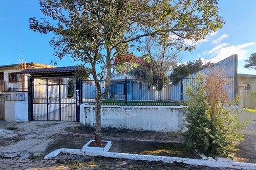 Venda-Casa-Rua Jacy de Almeida Guedes , 395  - Mercado Mattos  - Planaltina , Passo Fundo , Rio Grande do Sul , 99062254-610351016-175