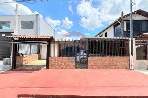 Venda-Casa-Rua Marielena Balbinotti Lunardi , 233  - Parque Redenção , Erechim , Rio Grande do Sul , 99705604-612761001-28