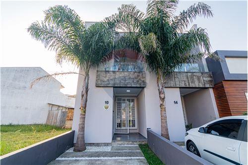 For Sale-Two Level House-Rua Ivo Walter Kern , 10  - Próximo ao Super Kan  - Hípica , Porto Alegre , Rio Grande do Sul , 91788-062-612481037-46