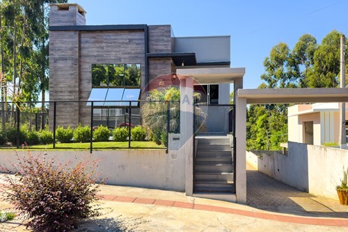 Venda-Casa-Rua Victorio Spanhol , 23  - Proximo Balas Peccin  - Cristal , Erechim , Rio Grande do Sul , 99702 204-612761022-13