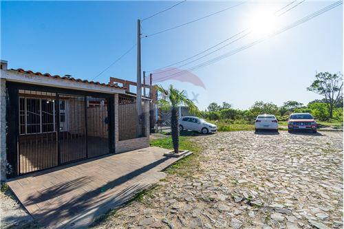 For Sale-House-Amadelino Vaz , 30  - Praça  - Morada do Bosque , Cachoeirinha , Rio Grande do Sul , 94960-839-610381019-92