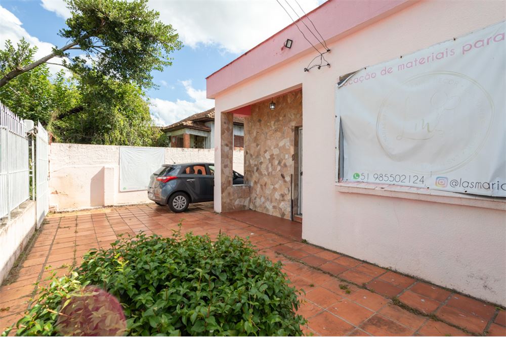 Casa à venda com 3 quartos, 193m² - Foto 1