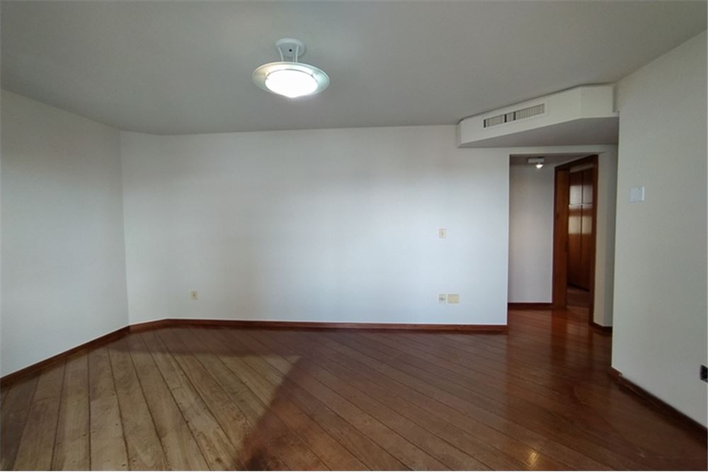 Apartamento à venda com 3 quartos, 221m² - Foto 16