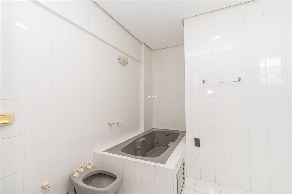 Apartamento à venda com 3 quartos, 249m² - Foto 13