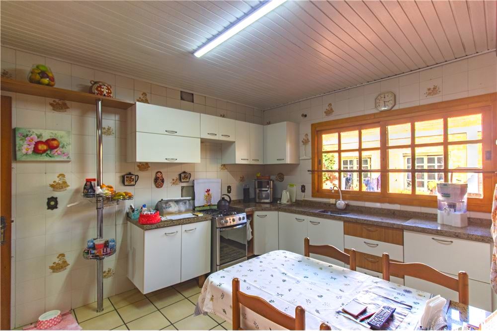 Casa à venda com 3 quartos, 360m² - Foto 9