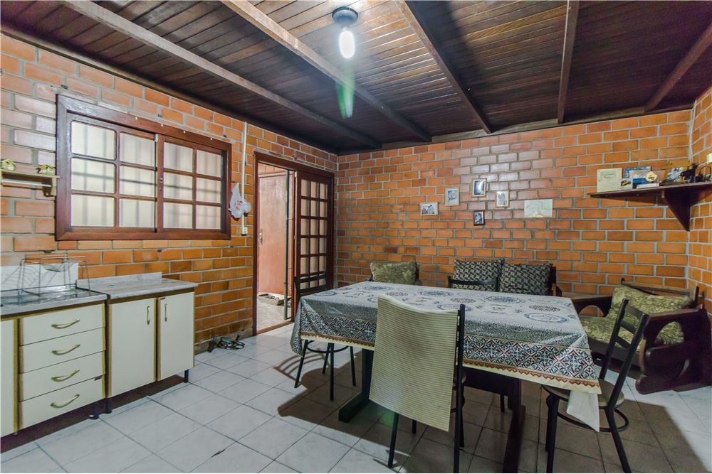 Casa à venda com 3 quartos, 300m² - Foto 3