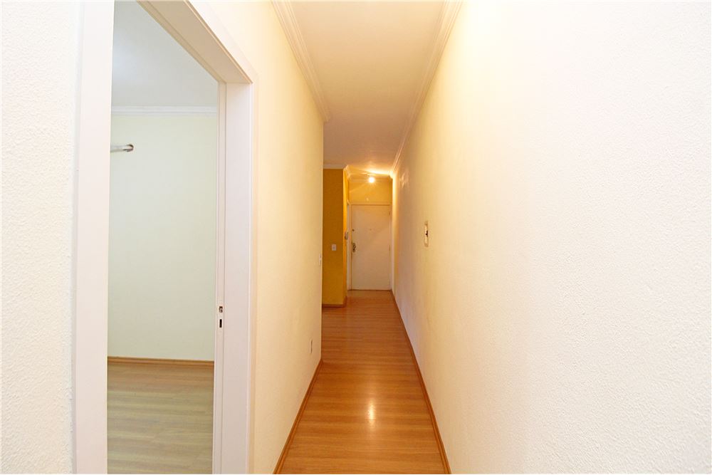 Apartamento à venda com 2 quartos, 57m² - Foto 11