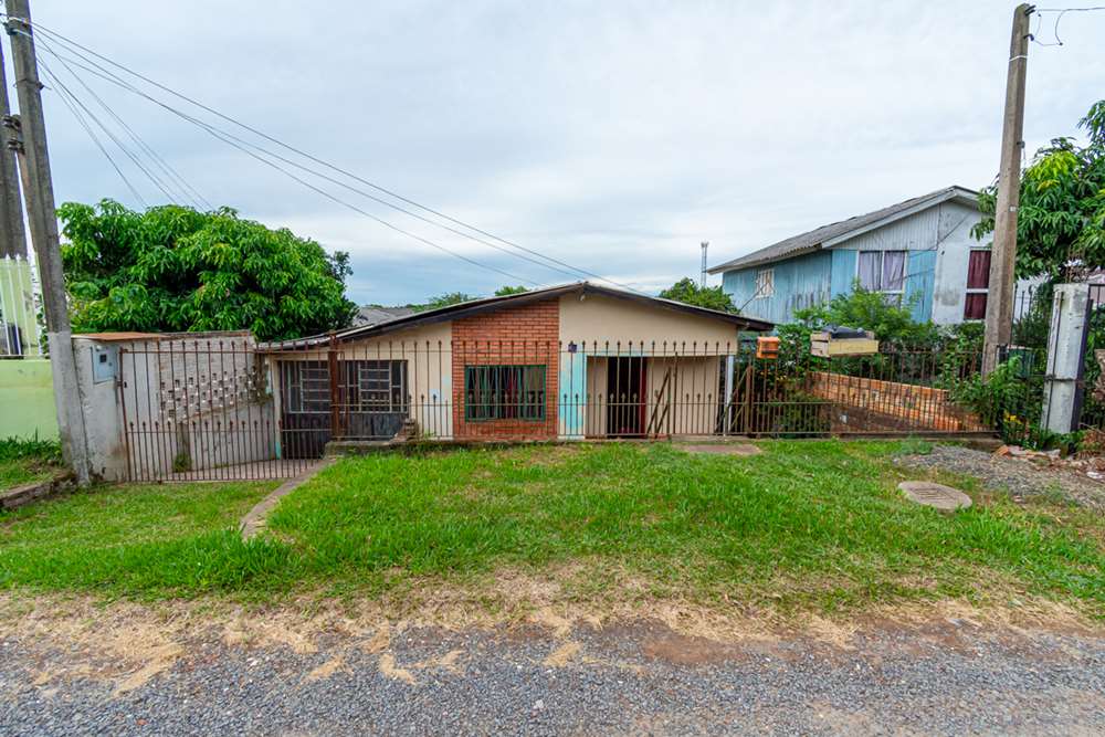 Casa à venda com 2 quartos, 300m² - Foto 1