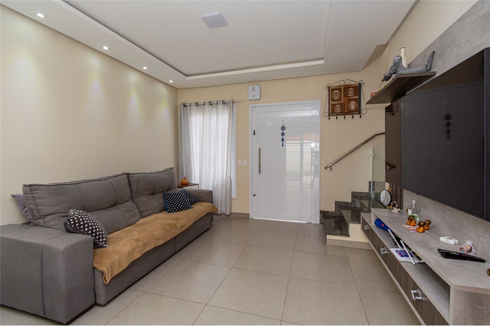 Casa à venda com 2 quartos, 90m² - Foto 4