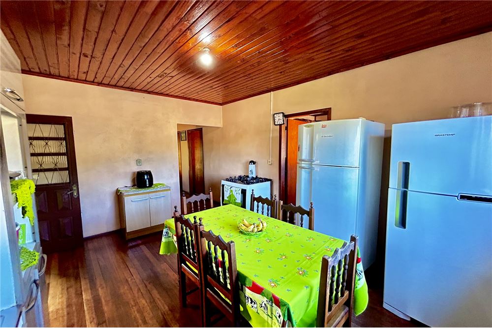 Casa à venda com 3 quartos, 90m² - Foto 4