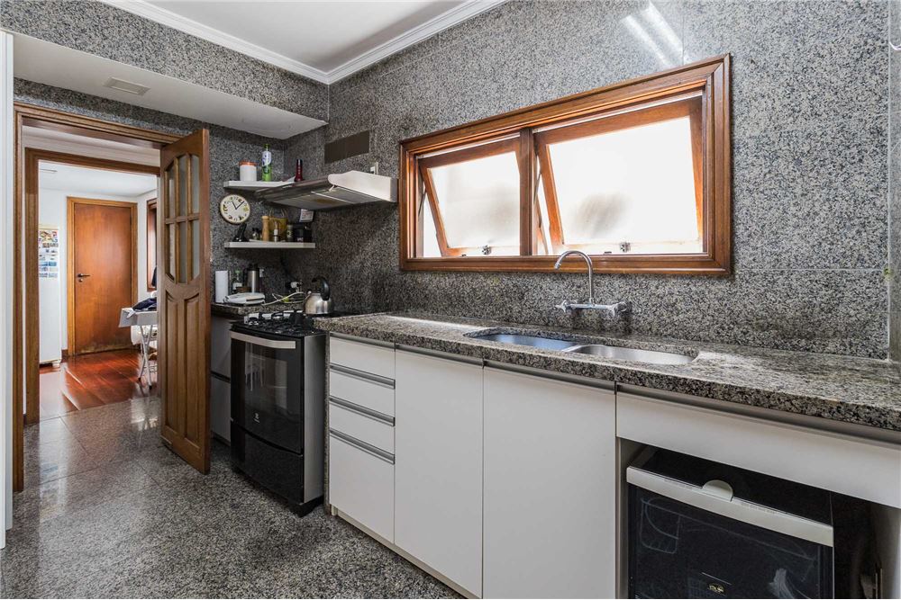 Apartamento à venda com 3 quartos, 258m² - Foto 20