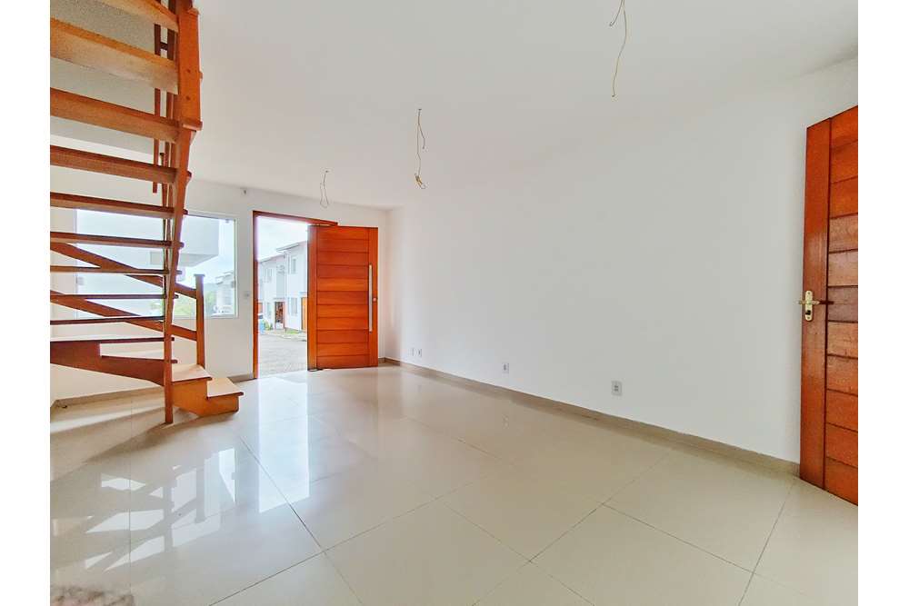 Casa à venda com 2 quartos, 81m² - Foto 2