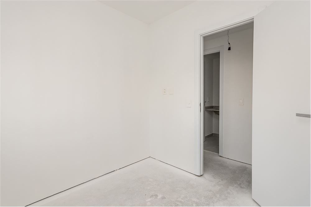 Apartamento à venda com 2 quartos, 70m² - Foto 9