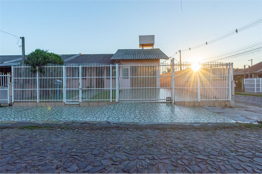 Casa à venda com 2 quartos, 90m² - Foto 4