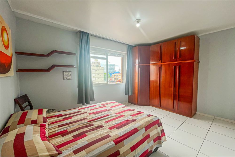 Apartamento à venda com 2 quartos, 70m² - Foto 13