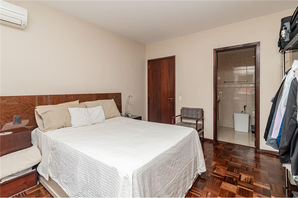 Apartamento à venda com 3 quartos, 155m² - Foto 18