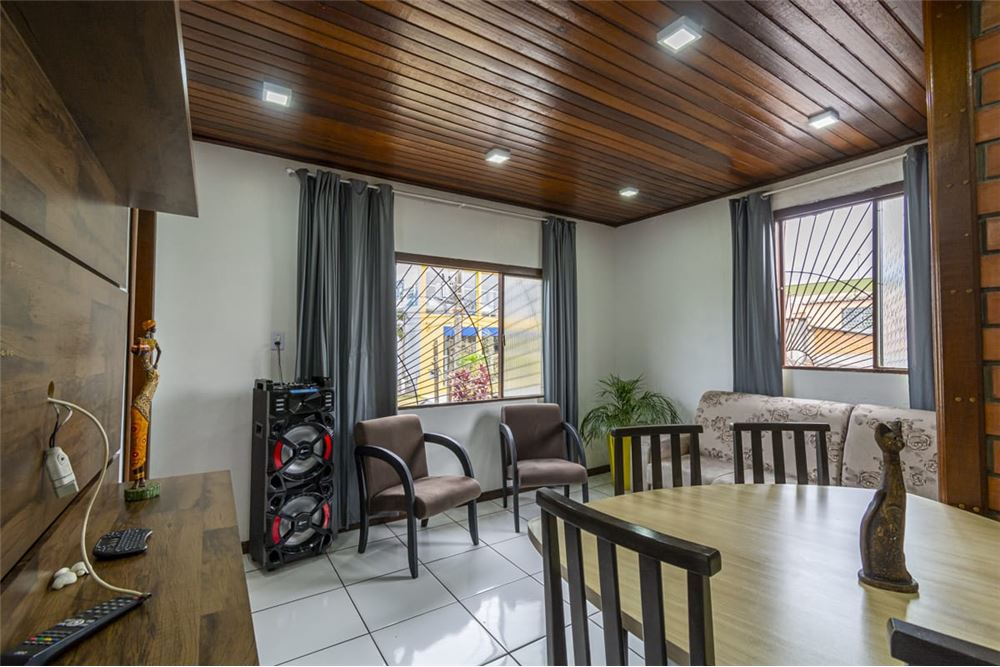 Casa à venda com 6 quartos, 385m² - Foto 16