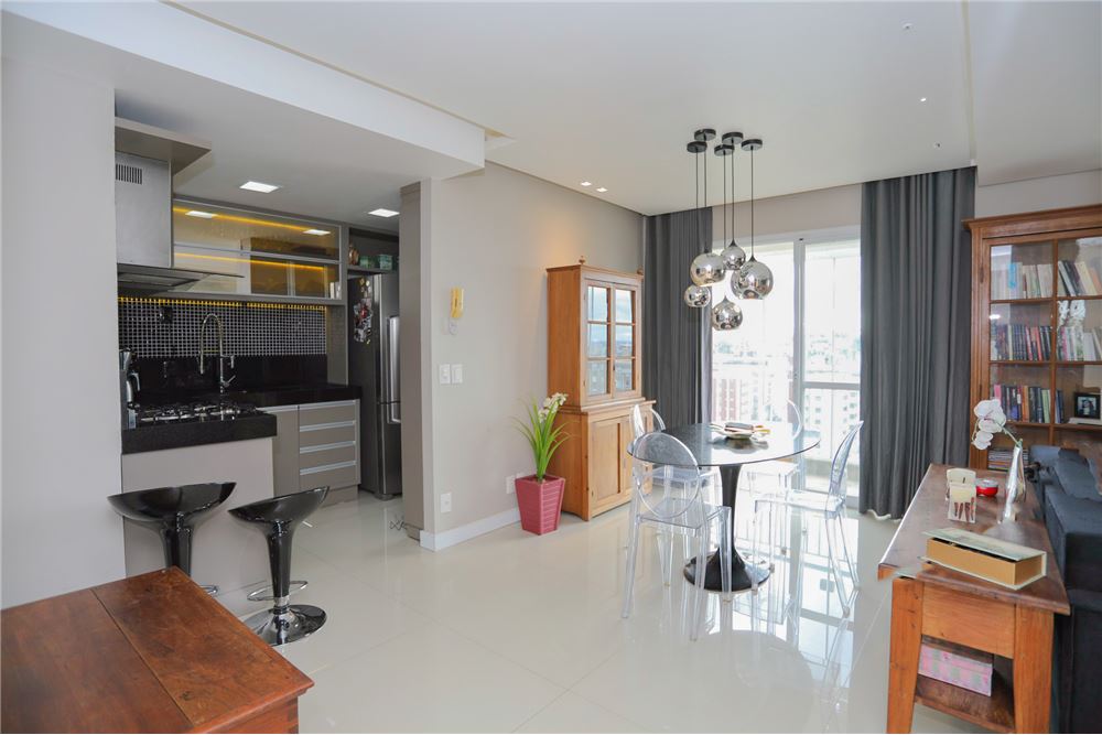 Apartamento à venda com 3 quartos, 85m² - Foto 4