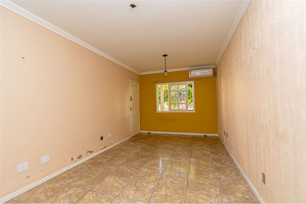 Casa à venda com 4 quartos, 113m² - Foto 4