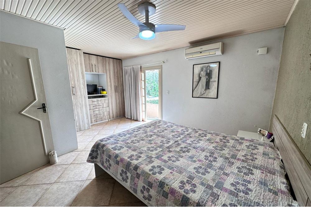 Casa à venda com 3 quartos, 650m² - Foto 18