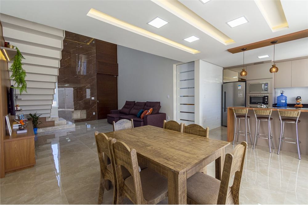 Casa à venda com 3 quartos, 227m² - Foto 12