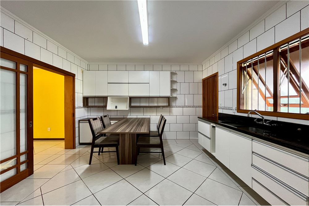 Casa à venda com 3 quartos, 140m² - Foto 7