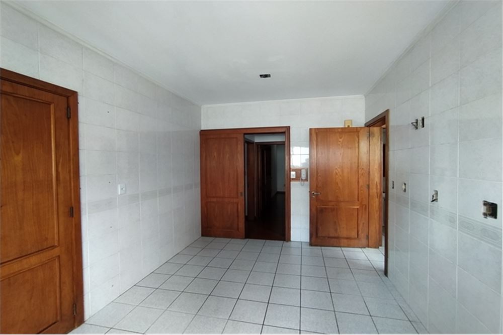 Apartamento à venda com 3 quartos, 221m² - Foto 20