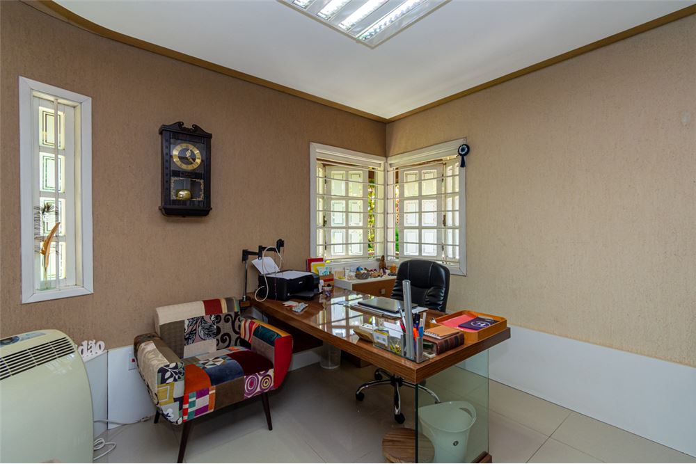 Casa à venda com 4 quartos, 1371m² - Foto 17