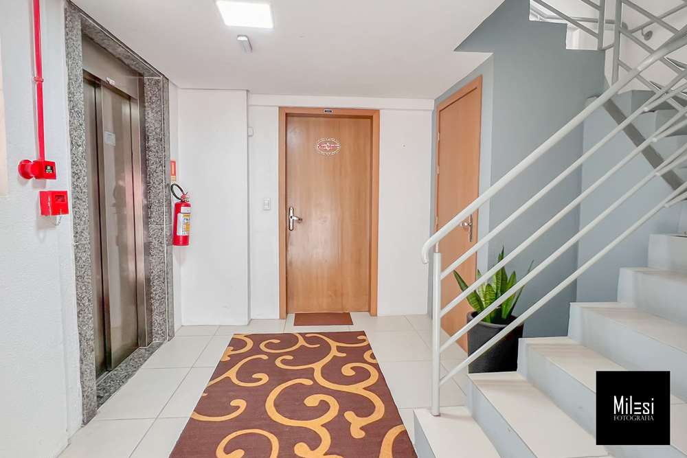 Apartamento à venda com 3 quartos, 80m² - Foto 2