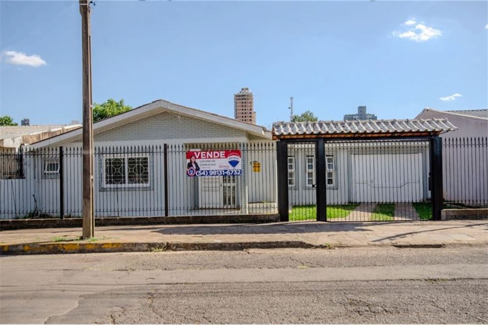 Casa à venda com 3 quartos, 240m² - Foto 1