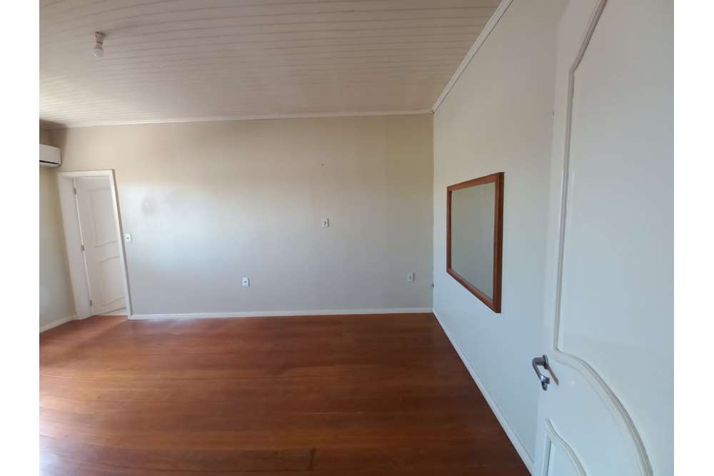 Casa à venda com 4 quartos, 200m² - Foto 7