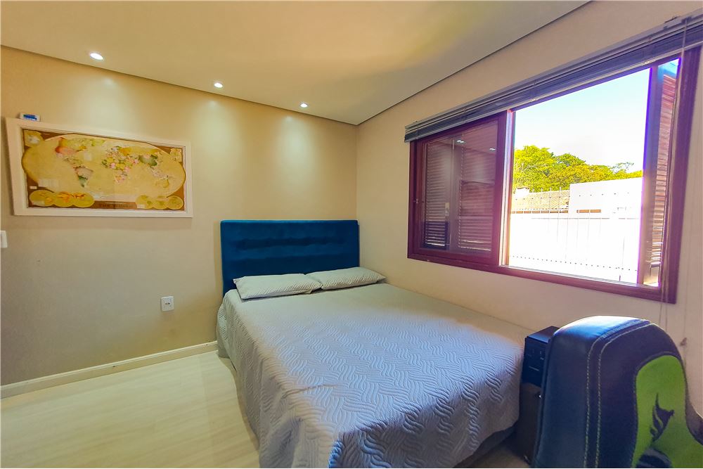 Casa à venda com 3 quartos, 300m² - Foto 15