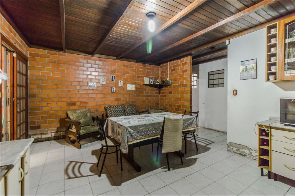 Casa à venda com 3 quartos, 300m² - Foto 4