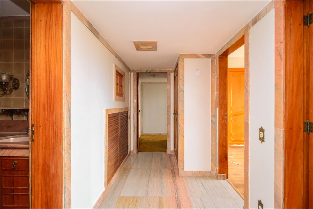 Apartamento à venda com 3 quartos, 235m² - Foto 11